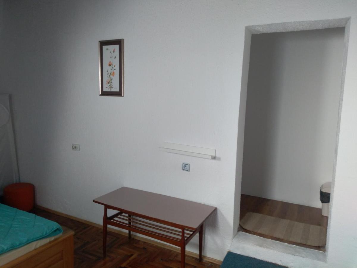 Hostel Trajan Долни Милановац Екстериор снимка