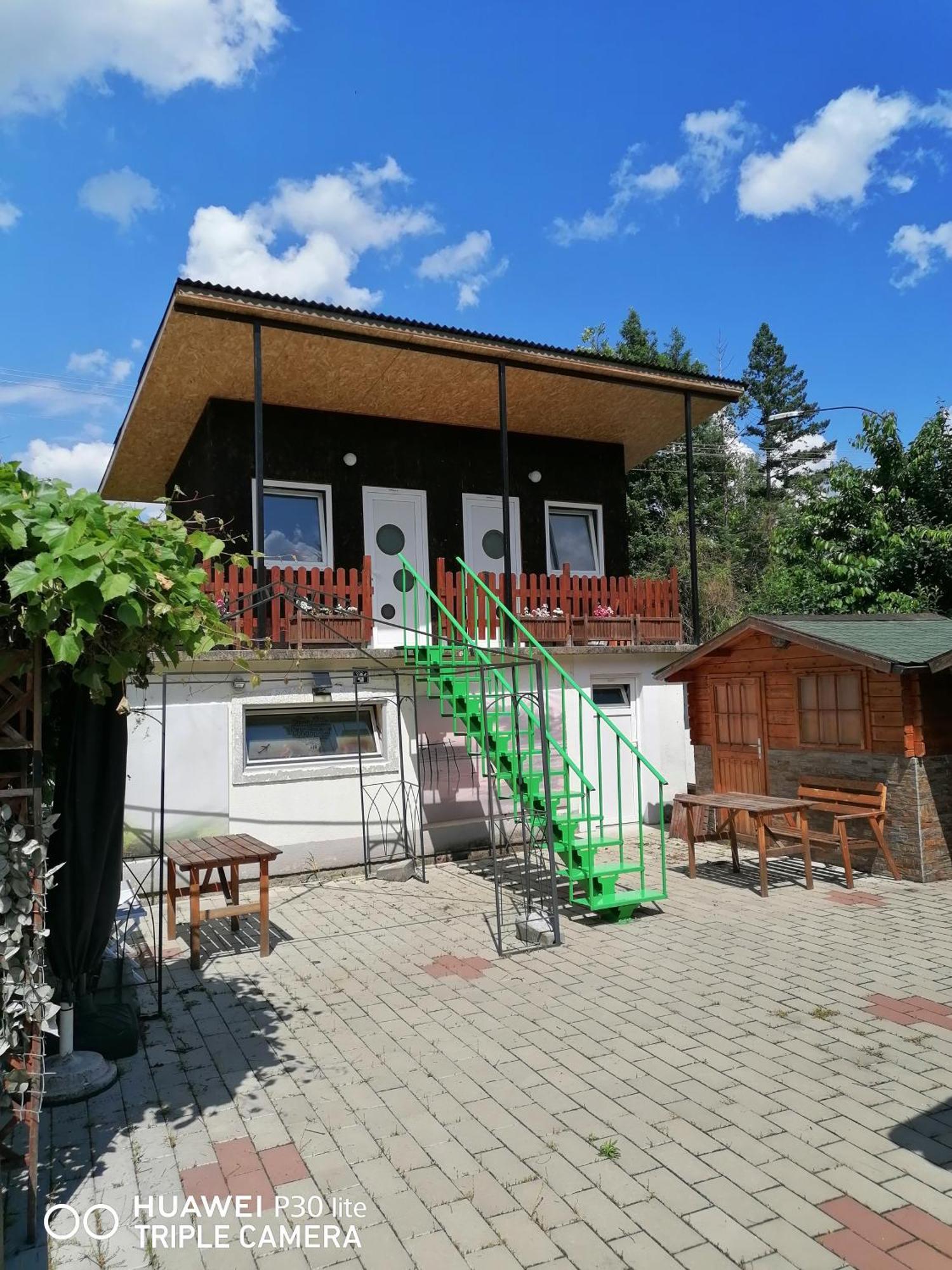 Hostel Trajan Долни Милановац Екстериор снимка